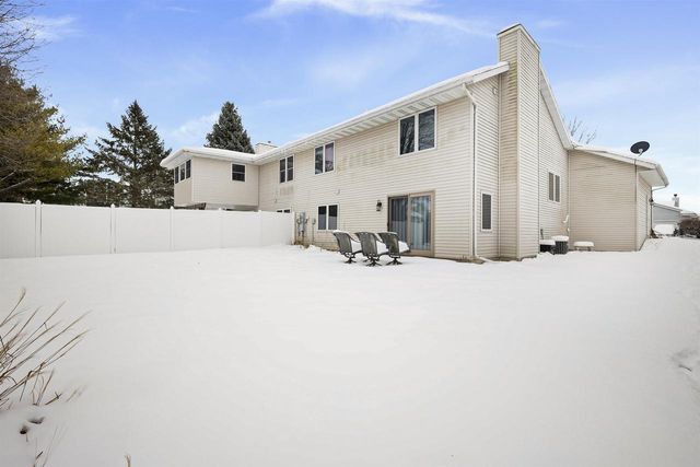 219 Chateau Drive, Cottage Grove, WI 53527