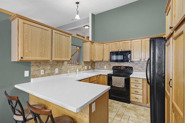 219 Chateau Drive, Cottage Grove, WI 53527