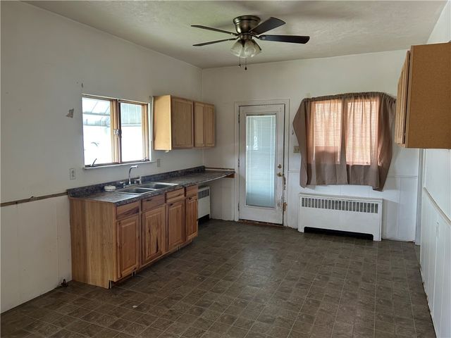 527 Green St, Belle Vernon, PA 15012
