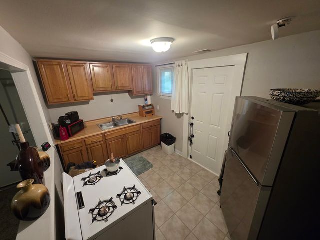 21 Bradley Street, Battle Creek, MI 49017