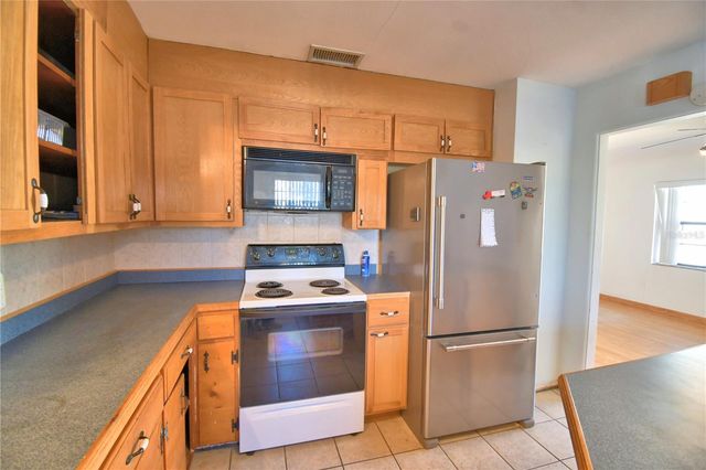 550 W PIERCE STREET, Lake Alfred, FL 33850