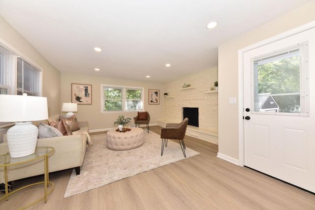 W161N8970 Hayes AVENUE, Menomonee Falls, WI 53051