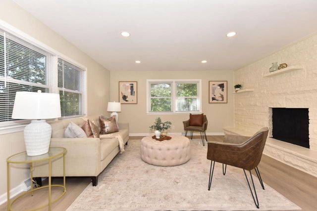 W161N8970 Hayes AVENUE, Menomonee Falls, WI 53051