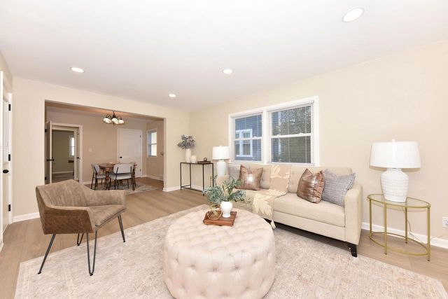 W161N8970 Hayes AVENUE, Menomonee Falls, WI 53051