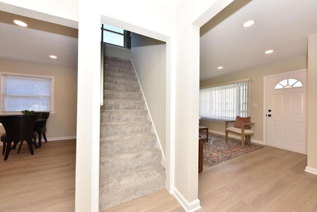 W161N8970 Hayes AVENUE, Menomonee Falls, WI 53051