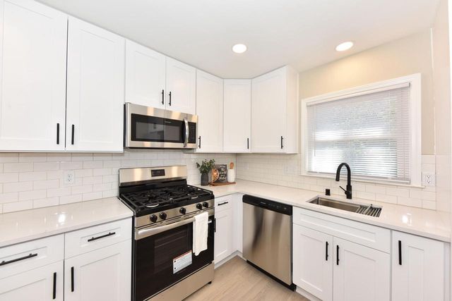 W161N8970 Hayes AVENUE, Menomonee Falls, WI 53051
