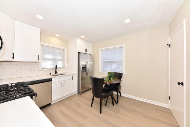 W161N8970 Hayes AVENUE, Menomonee Falls, WI 53051