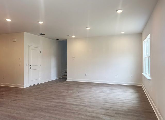 130 Dahlia Dr, La Vergne, TN 37086