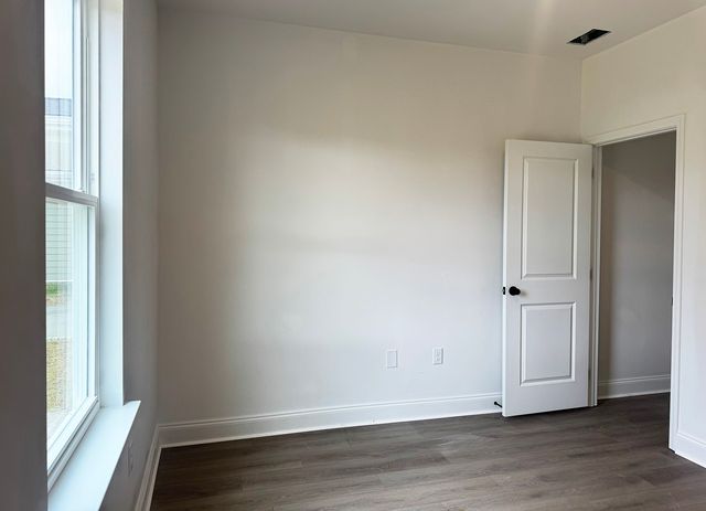 130 Dahlia Dr, La Vergne, TN 37086