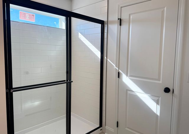 130 Dahlia Dr, La Vergne, TN 37086