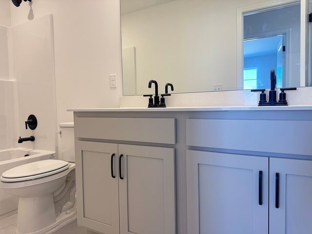 130 Dahlia Dr, La Vergne, TN 37086