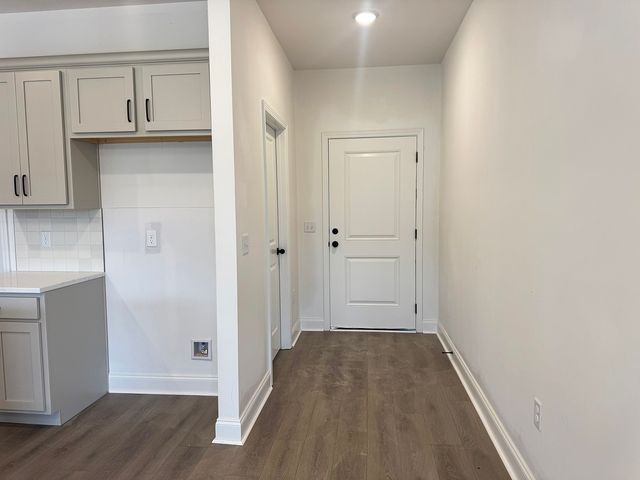 130 Dahlia Dr, La Vergne, TN 37086