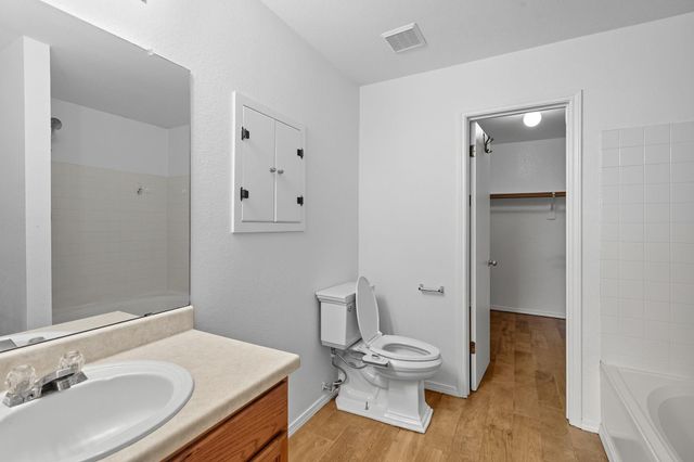 617 Riverway LN, Leander, TX 78641