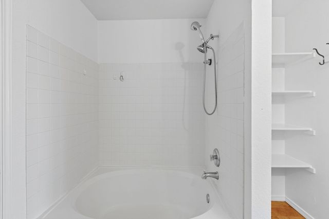 617 Riverway LN, Leander, TX 78641