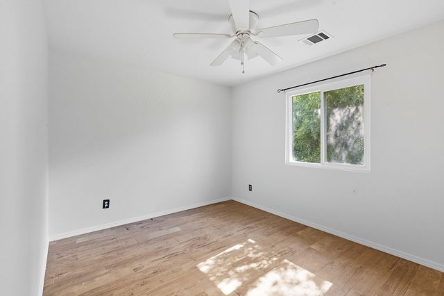 617 Riverway LN, Leander, TX 78641