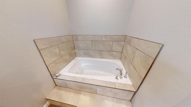 209 Crater Ave, Modesto, CA 95351