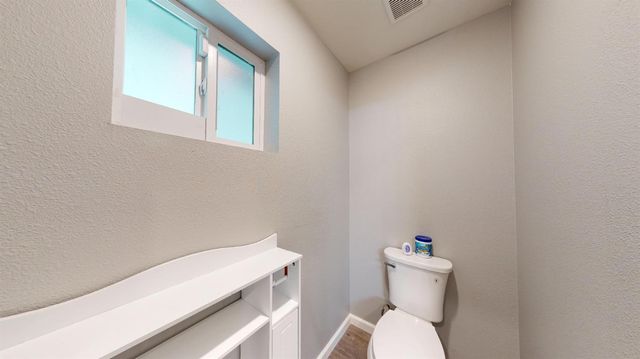 209 Crater Ave, Modesto, CA 95351