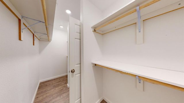 209 Crater Ave, Modesto, CA 95351