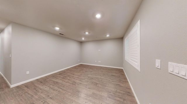 209 Crater Ave, Modesto, CA 95351