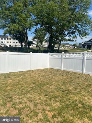 26 REFORMATION DR, Martinsburg, WV 25405