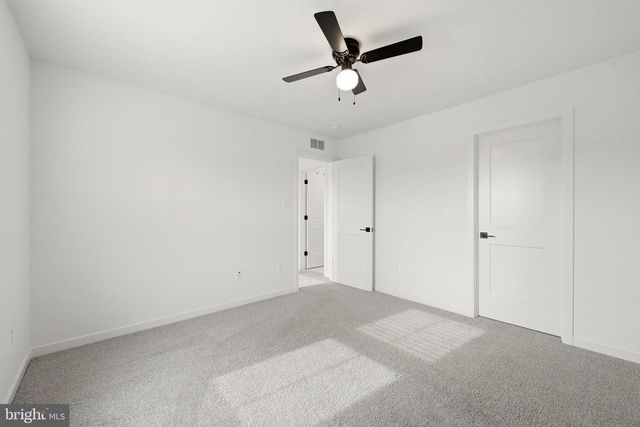 26 REFORMATION DR, Martinsburg, WV 25405