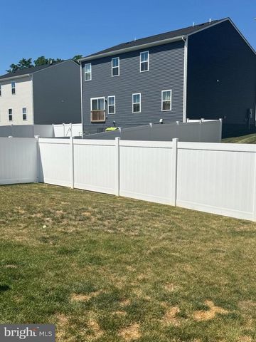 26 REFORMATION DR, Martinsburg, WV 25405