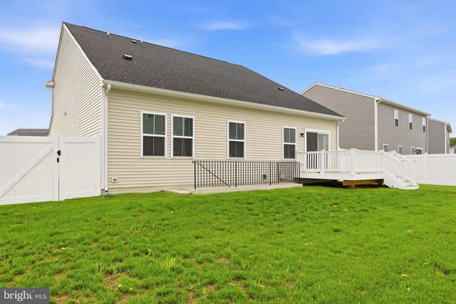 26 REFORMATION DR, Martinsburg, WV 25405