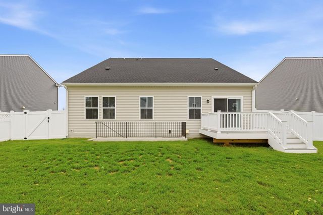 26 REFORMATION DR, Martinsburg, WV 25405