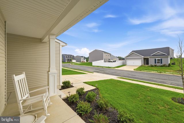 26 REFORMATION DR, Martinsburg, WV 25405