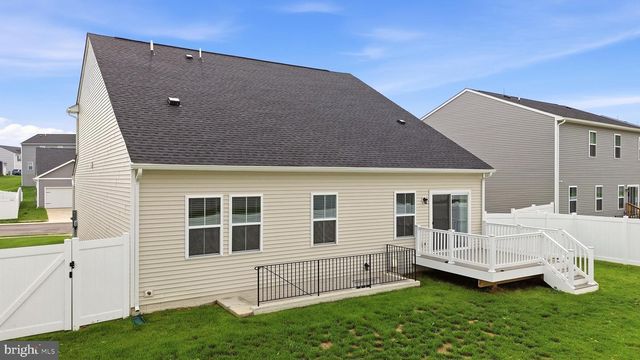 26 REFORMATION DR, Martinsburg, WV 25405