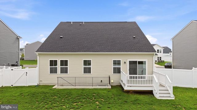 26 REFORMATION DR, Martinsburg, WV 25405