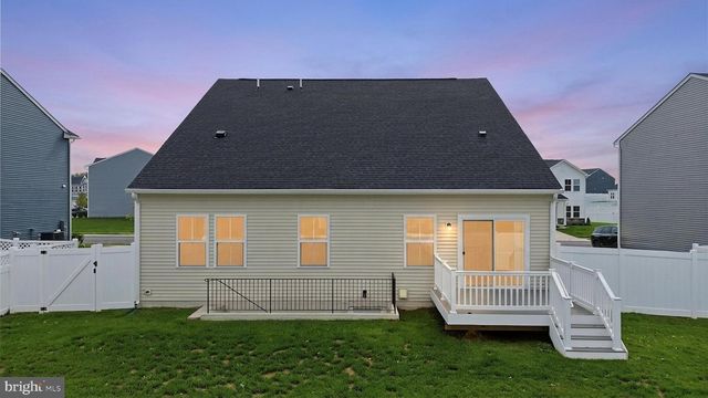 26 REFORMATION DR, Martinsburg, WV 25405