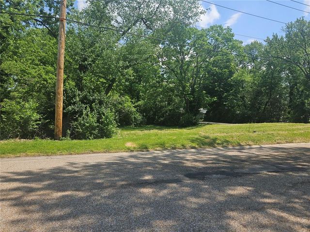 300 N Combs Avenue, Collinsville, IL 62234