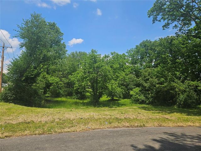 300 N Combs Avenue, Collinsville, IL 62234