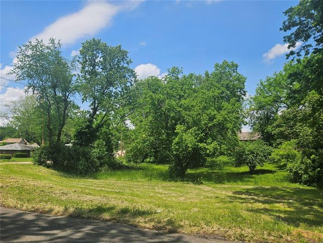 300 N Combs Avenue, Collinsville, IL 62234