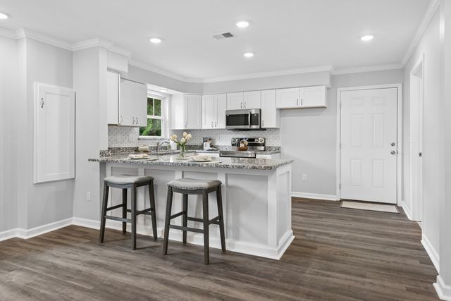 712 N Greenwood Ext, Lebanon, TN 37087
