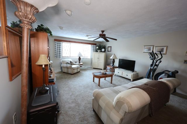 5 Thomas St P8, Saugus, MA 01906