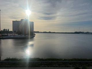 18601 NE 14th Ave 411, Miami, FL 33179