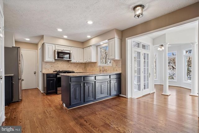 4623 UNIVERSITY DR, Fairfax, VA 22030