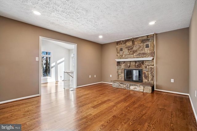 4623 UNIVERSITY DR, Fairfax, VA 22030