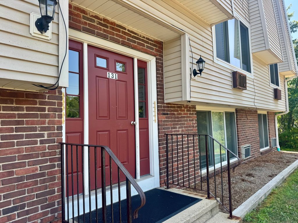 131 North Main Street APT 28, Branford, CT 06405