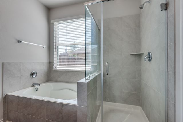 400 Livingston Drive, Desoto, TX 75115