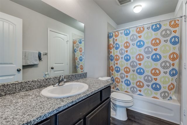 400 Livingston Drive, Desoto, TX 75115