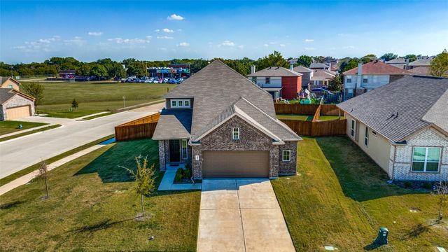 400 Livingston Drive, Desoto, TX 75115