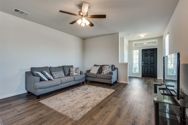 400 Livingston Drive, Desoto, TX 75115