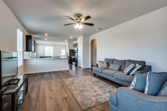 400 Livingston Drive, Desoto, TX 75115
