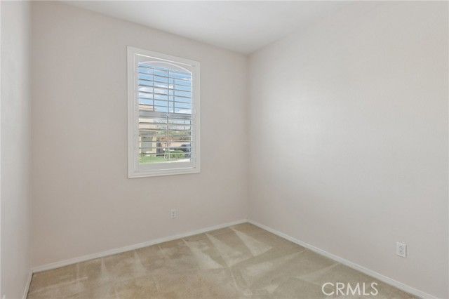 833 S Sumac Lane, Rialto, CA 92376