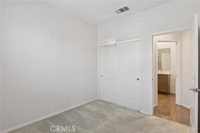 833 S Sumac Lane, Rialto, CA 92376