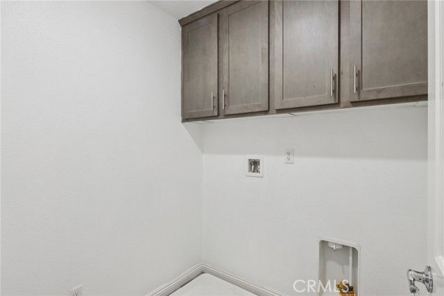 833 S Sumac Lane, Rialto, CA 92376