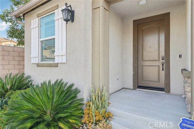 833 S Sumac Lane, Rialto, CA 92376